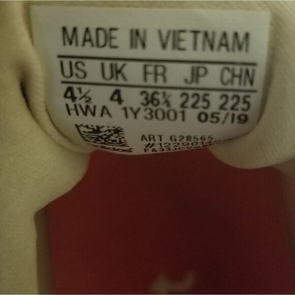 Womens Adidas Boost   - Picture 7 of 7